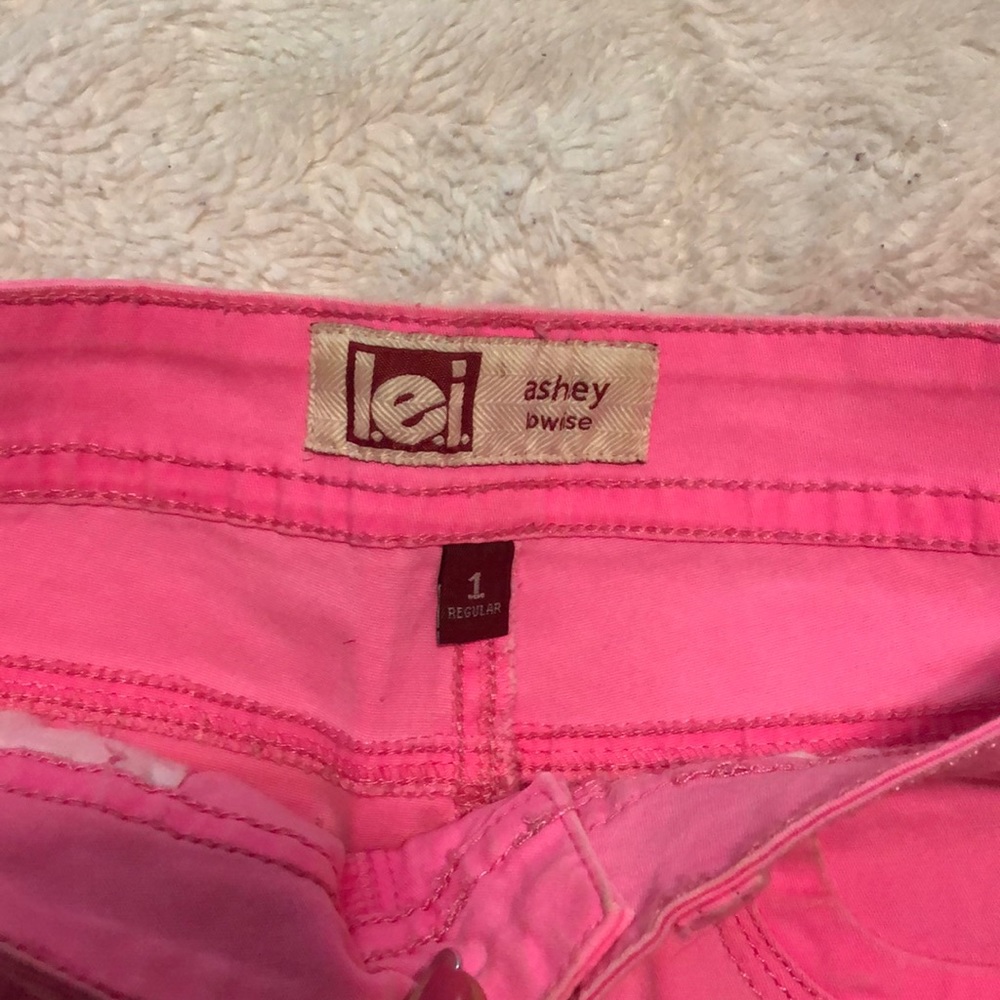 Shorts - Picture 2 of 3